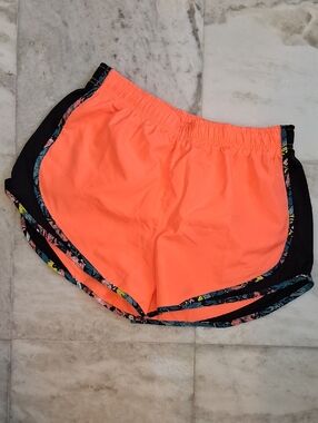 Nike Dri Fit Tempo Shorts Medium